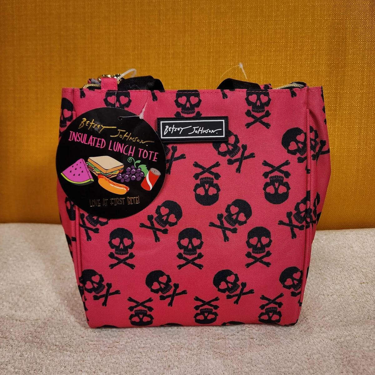 Betsey Johnson Skull online & Crossbones (2) Insulated Lunch Totes/Bags BN!