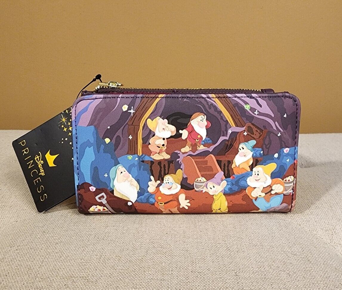 Disney Princess Snow White and the Seven Dwarfs Storybook Wallet